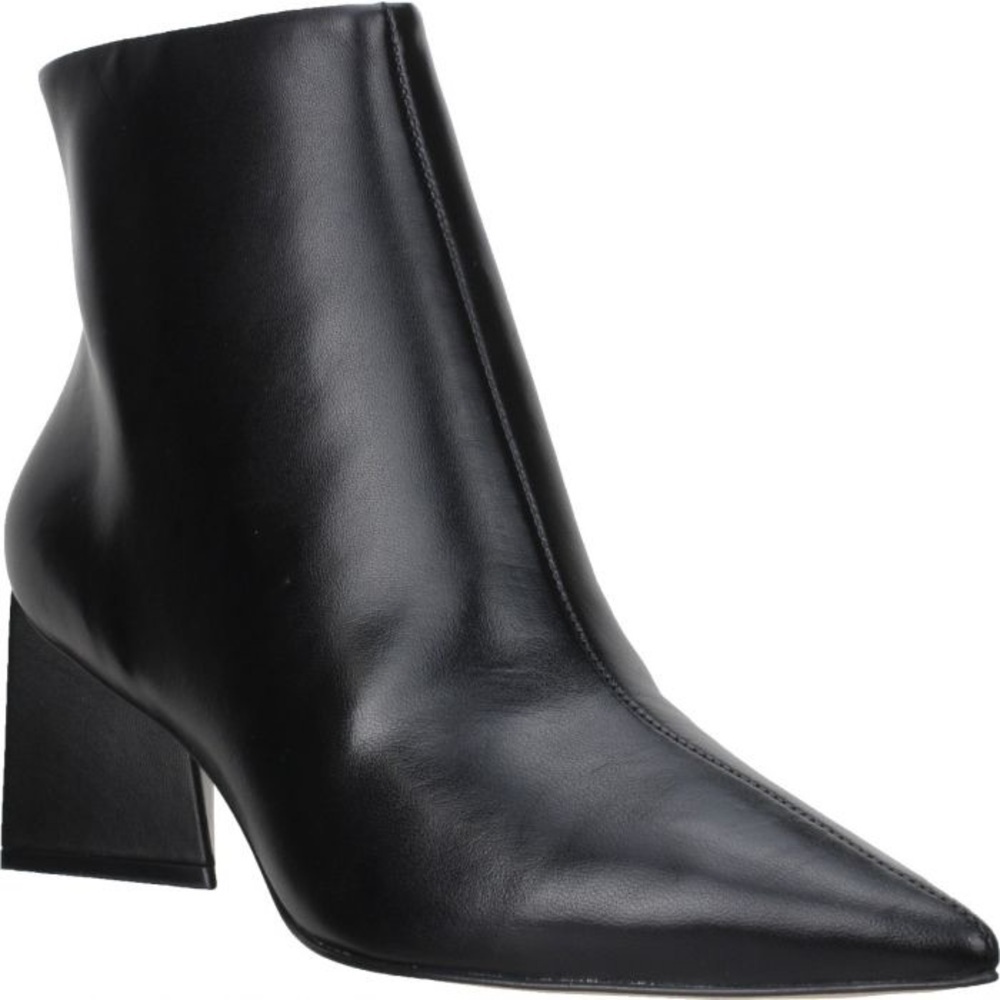 Carrano Claire Leather Bootie - Black